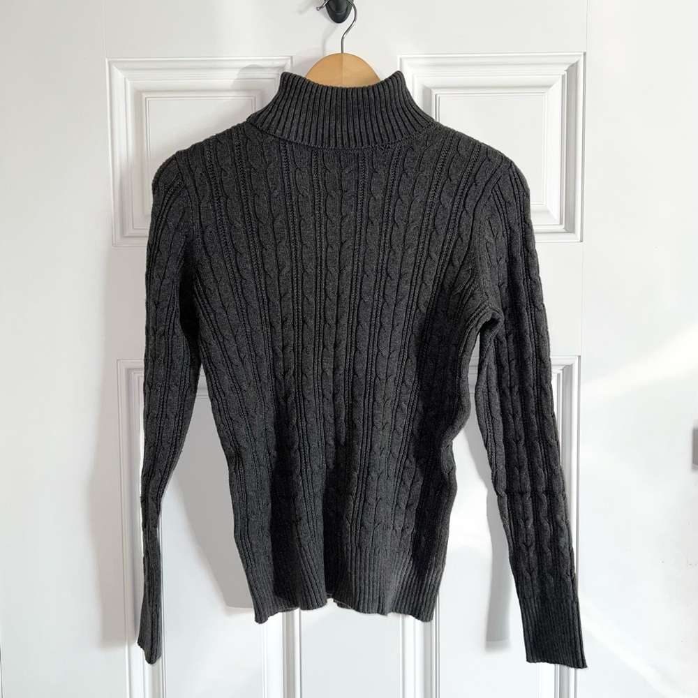 SOLD Cozy Stretchy Gray Knit Turtleneck Sweater